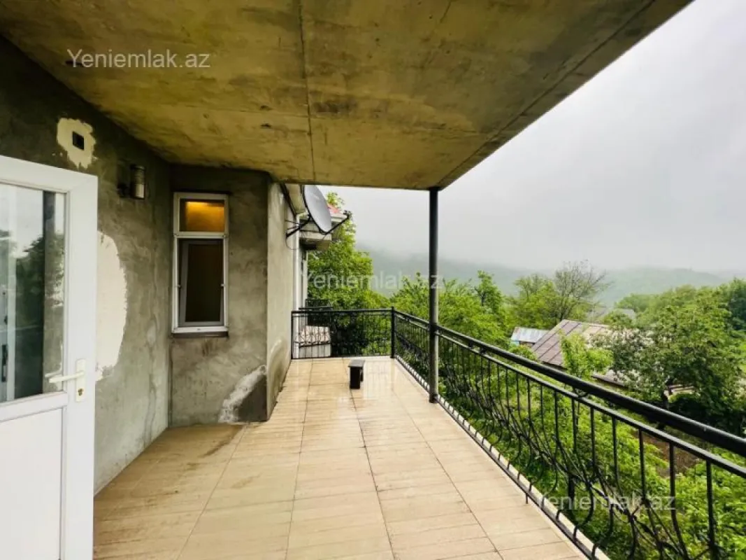 Satılır 6 otaqlı həyət evi 224 m²