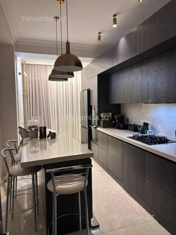 Satılır 2 otaqlı yeni tikili 75 m²