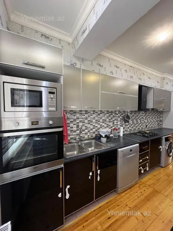 Satılır 3 otaqlı yeni tikili 152 m²