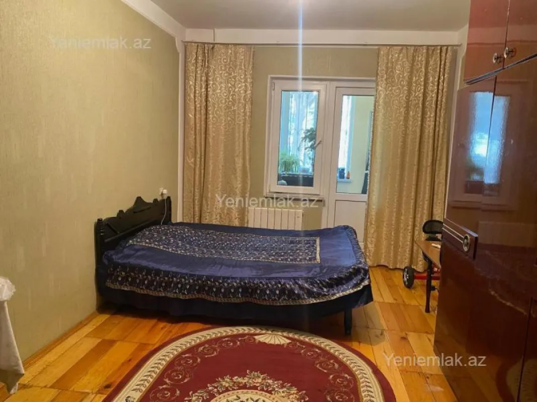 Satılır 3 otaqlı köhnə tikili 90 m²