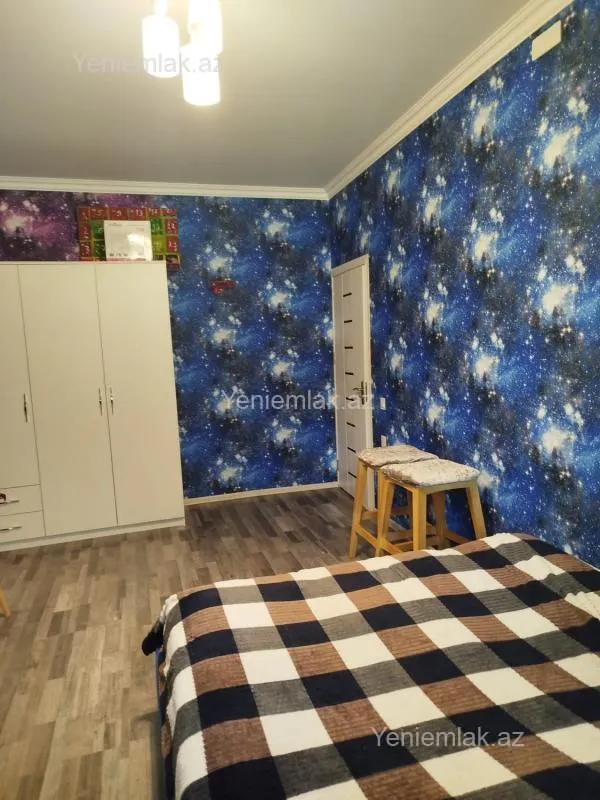 Satılır 4 otaqlı köhnə tikili 100 m²
