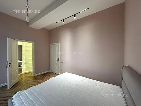Satılır 2 otaqlı yeni tikili 95 m²