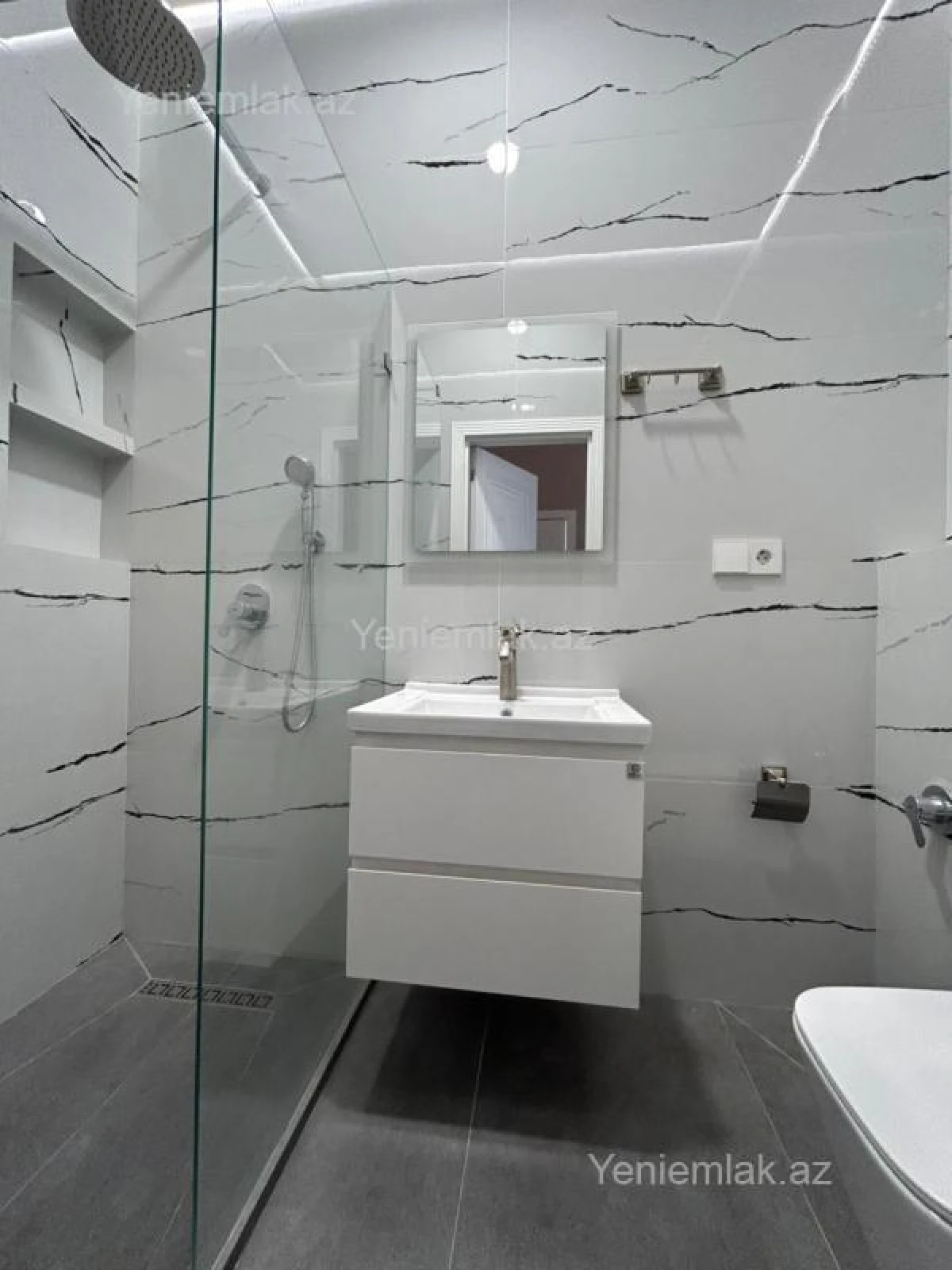 Satılır 2 otaqlı yeni tikili 95 m²