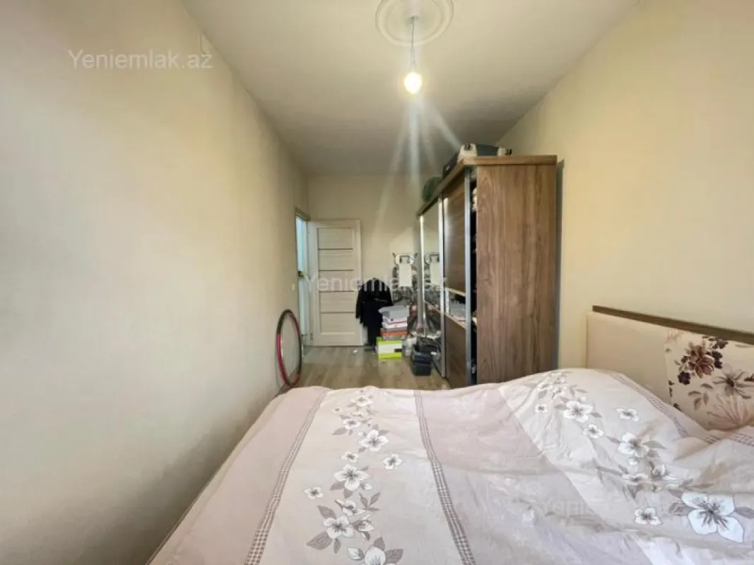 Satılır 2 otaqlı köhnə tikili 42 m²