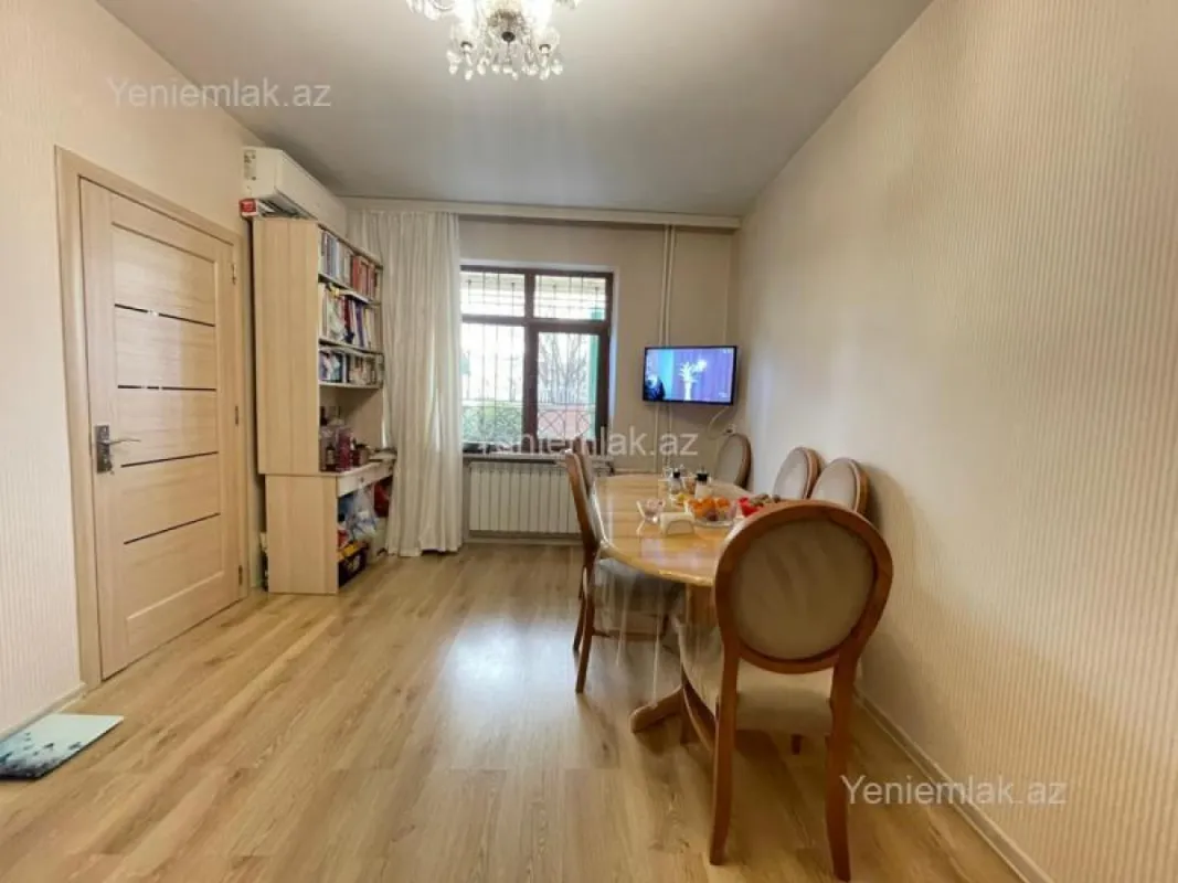Satılır 2 otaqlı köhnə tikili 42 m²