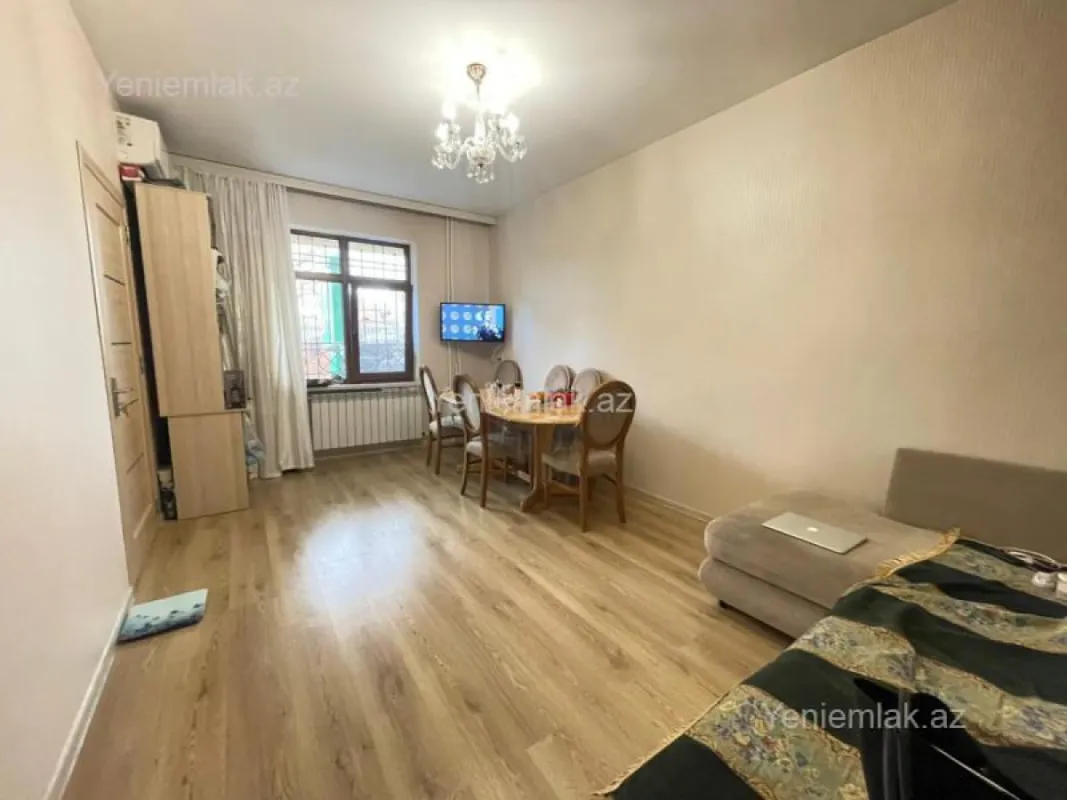 Satılır 2 otaqlı köhnə tikili 42 m²