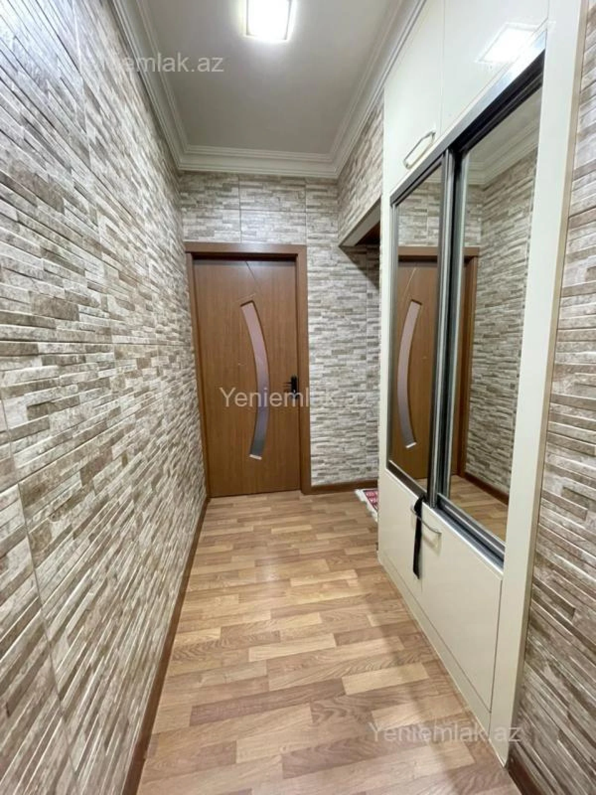 Satılır 2 otaqlı köhnə tikili 50 m²