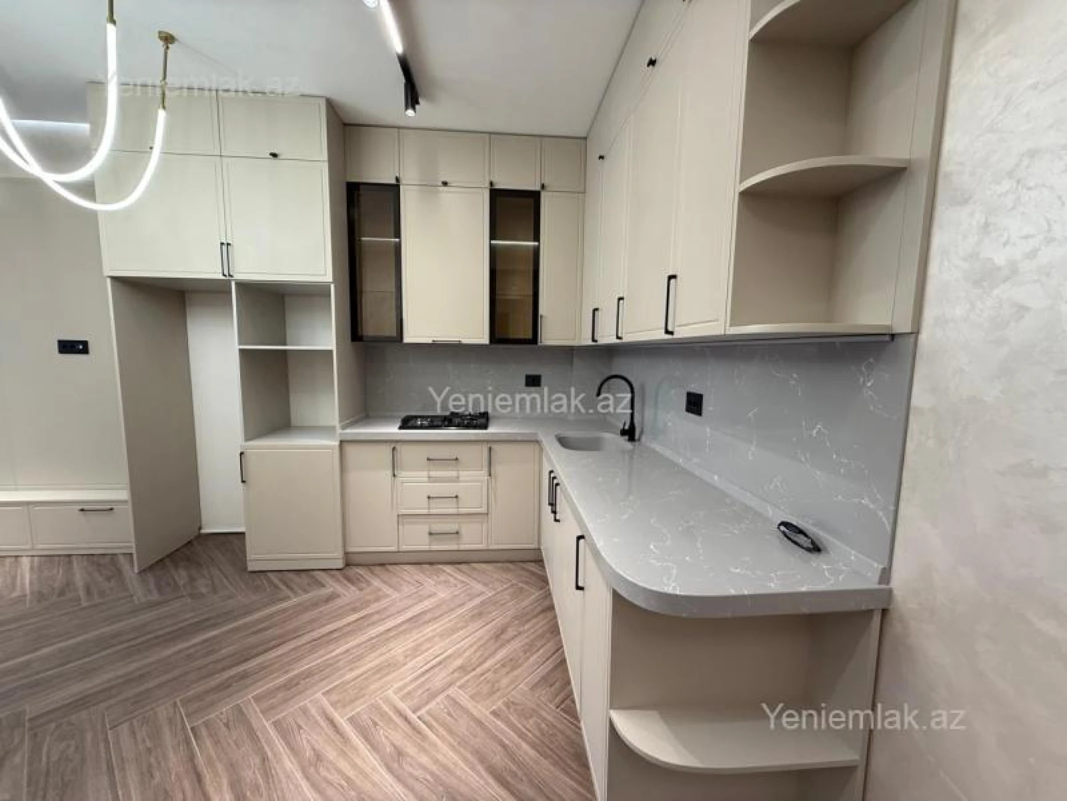Satılır 2 otaqlı yeni tikili 70 m²
