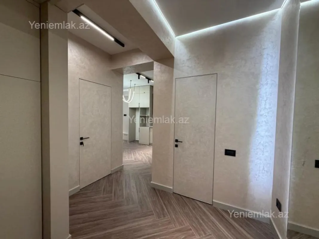 Satılır 2 otaqlı yeni tikili 70 m²