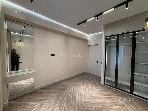 Satılır 2 otaqlı yeni tikili 70 m²