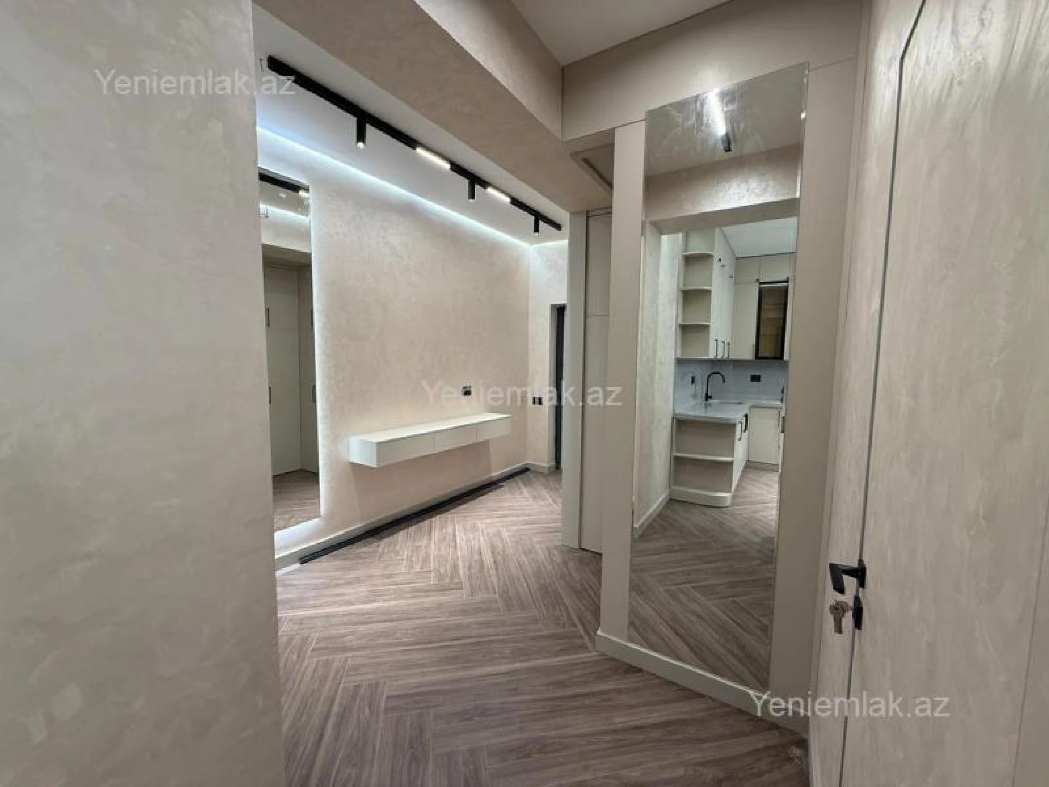 Satılır 2 otaqlı yeni tikili 70 m²