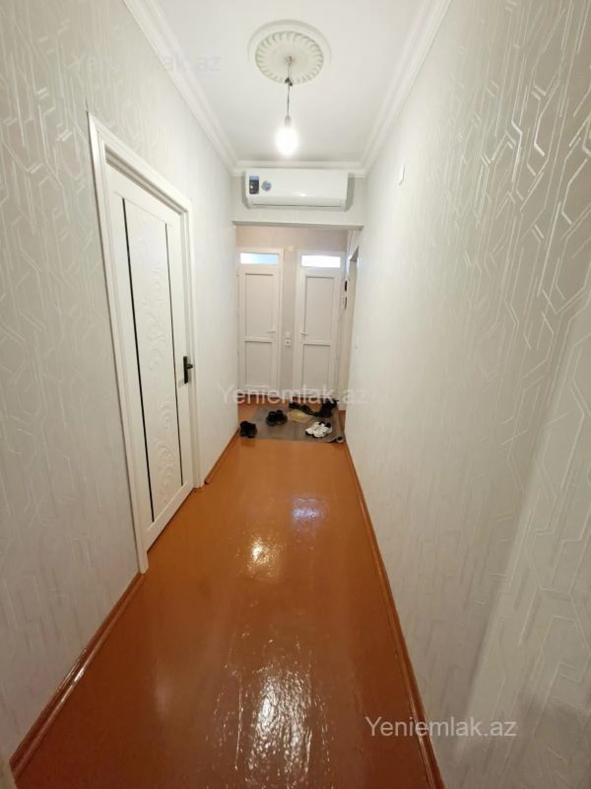 Satılır 2 otaqlı köhnə tikili 56 m²