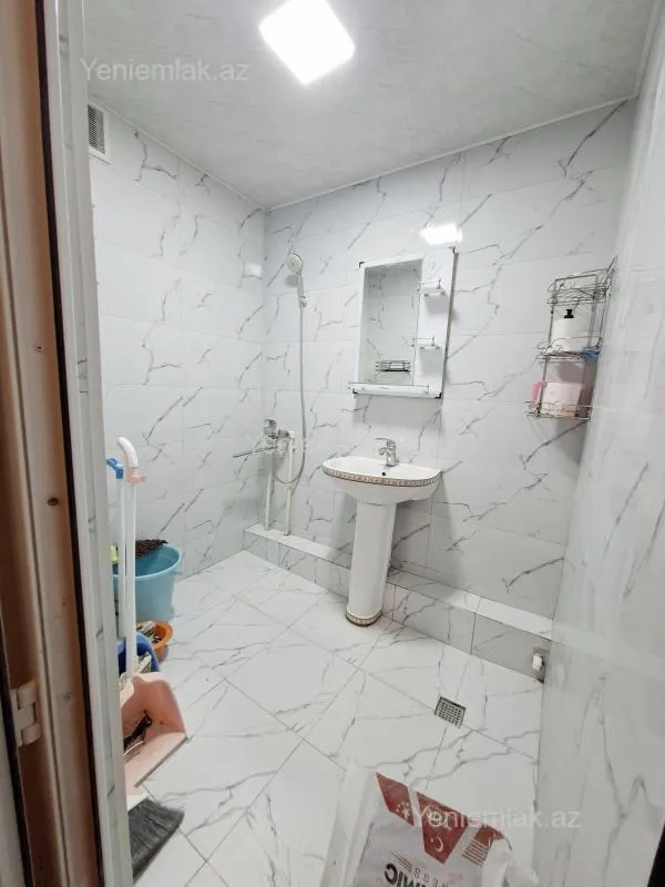 Satılır 2 otaqlı köhnə tikili 56 m²