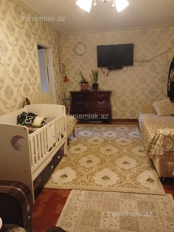 Satılır 2 otaqlı köhnə tikili 55 m²