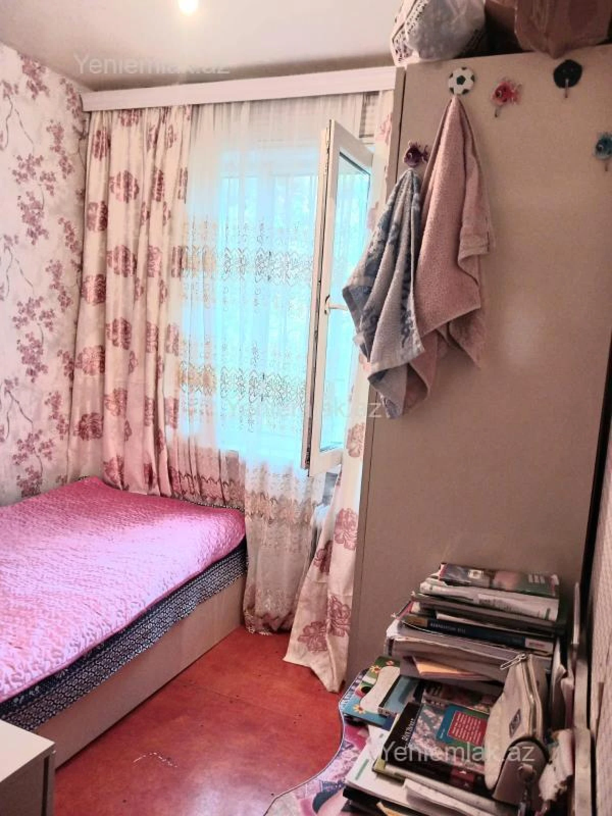 Satılır 2 otaqlı köhnə tikili 55 m²