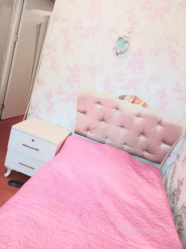 Satılır 2 otaqlı köhnə tikili 55 m²