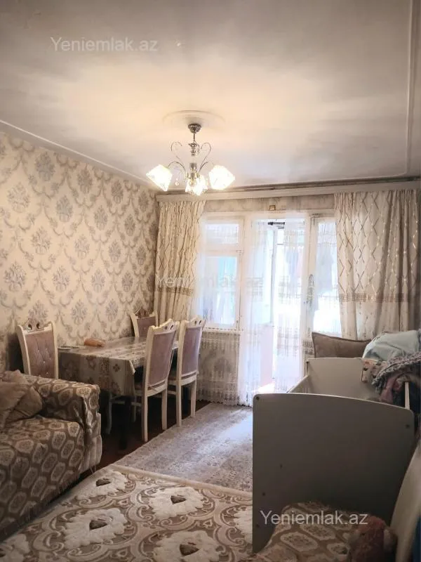 Satılır 2 otaqlı köhnə tikili 55 m²