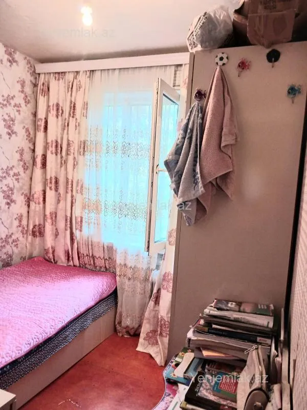 Satılır 2 otaqlı köhnə tikili 55 m²