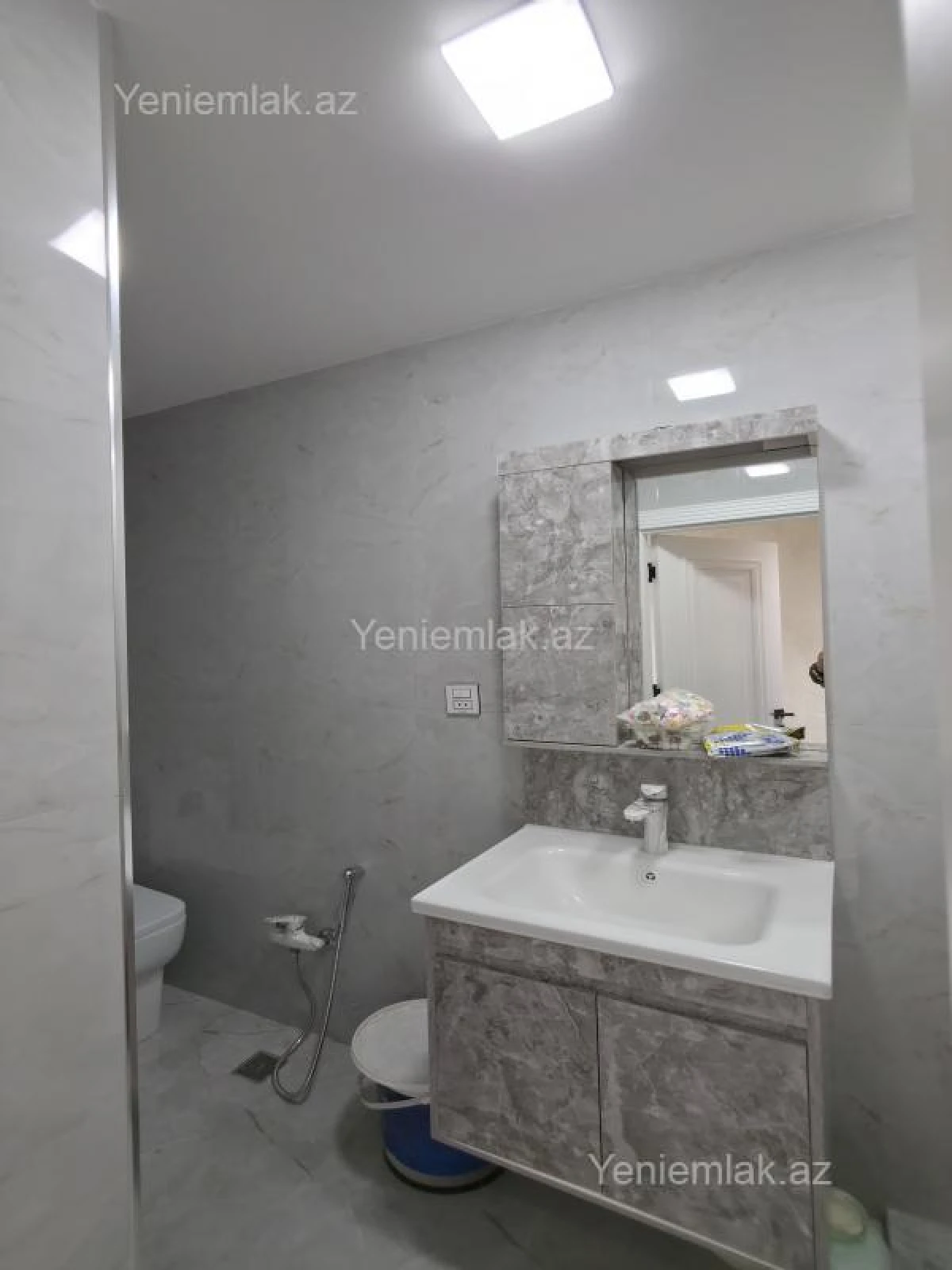 Satılır 2 otaqlı köhnə tikili 45 m²