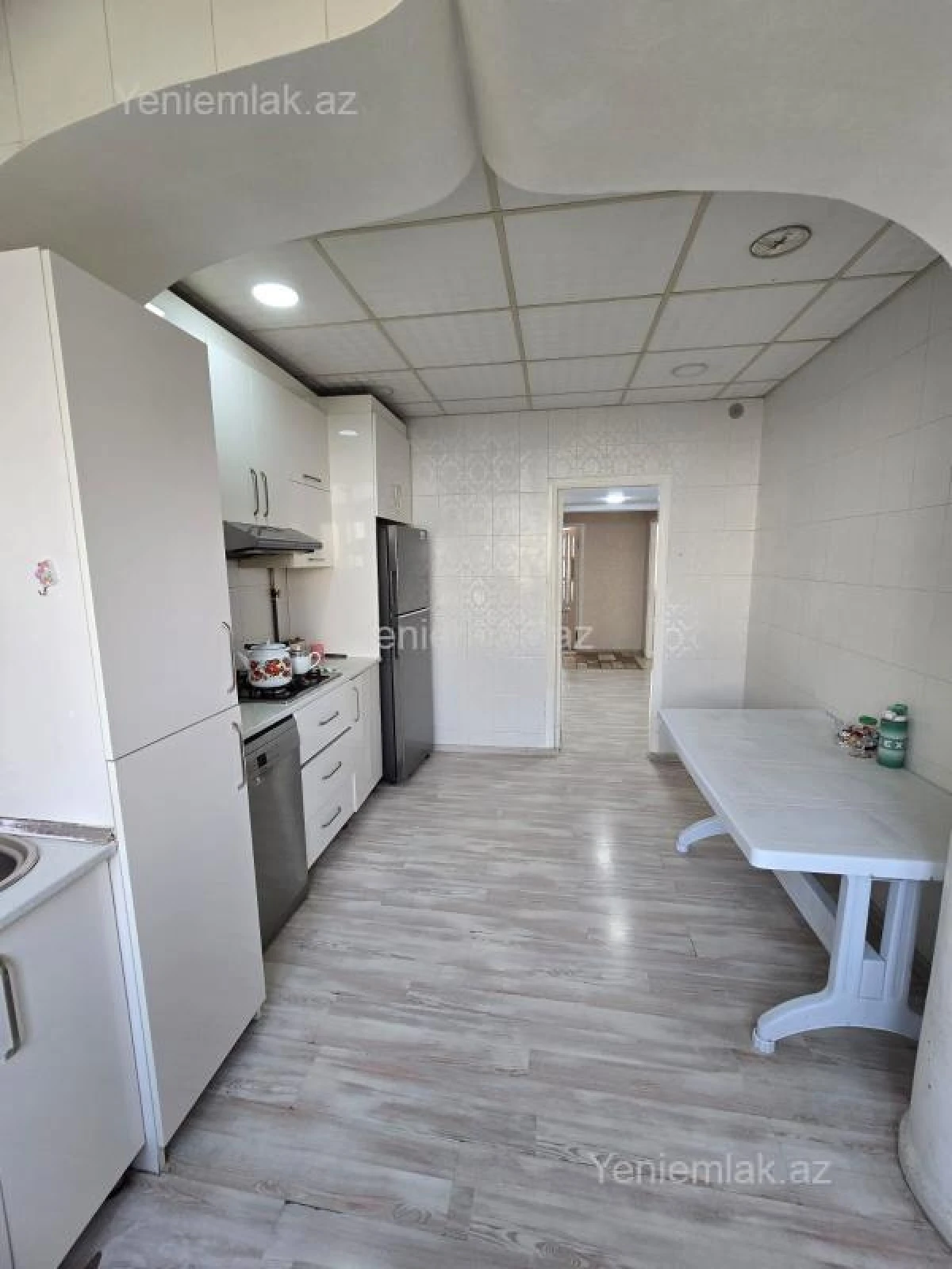 Satılır 4 otaqlı köhnə tikili 100 m²