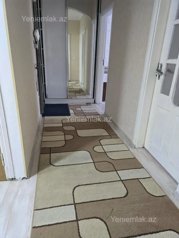 Satılır 4 otaqlı köhnə tikili 100 m²