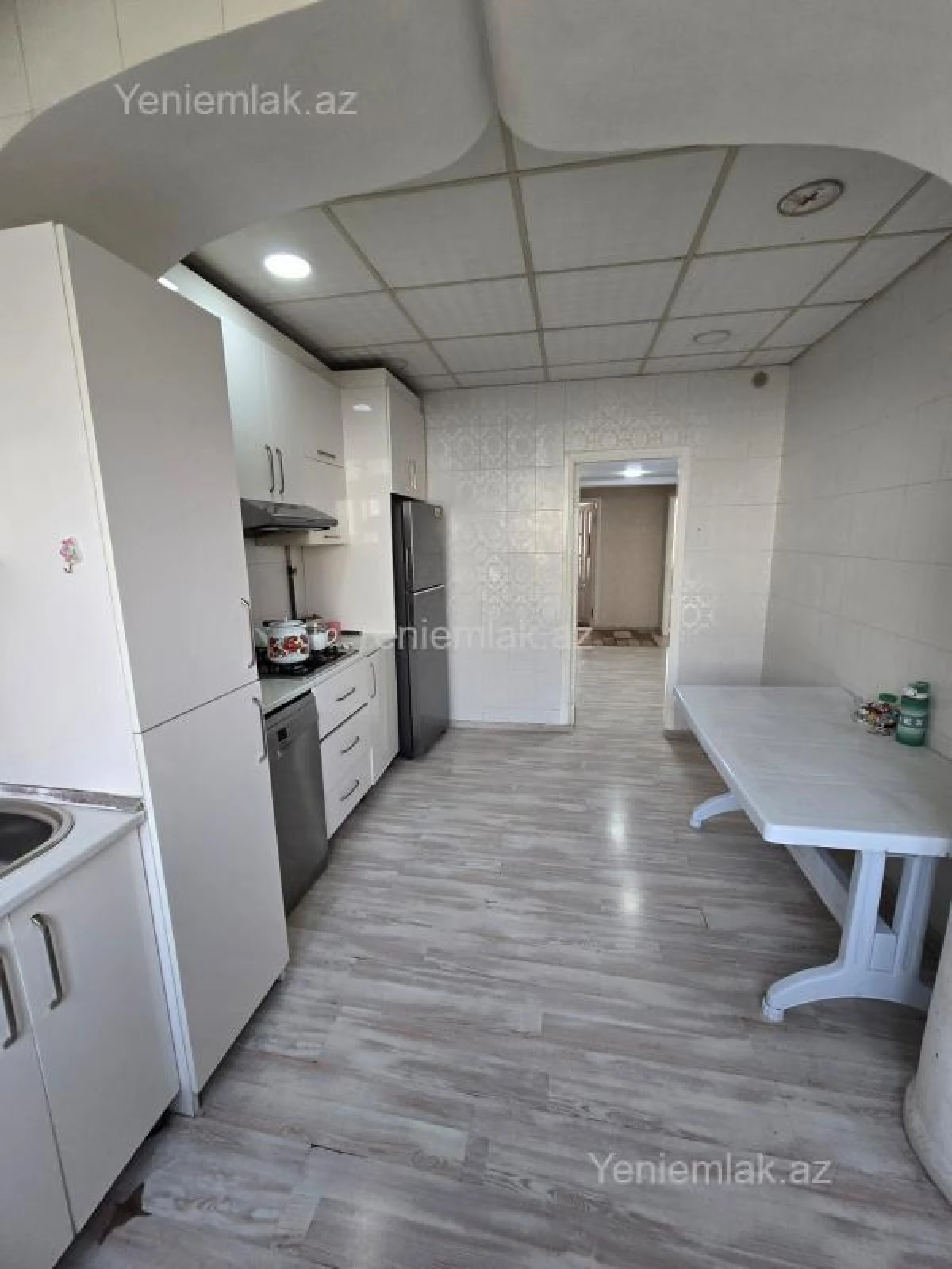 Satılır 4 otaqlı köhnə tikili 100 m²