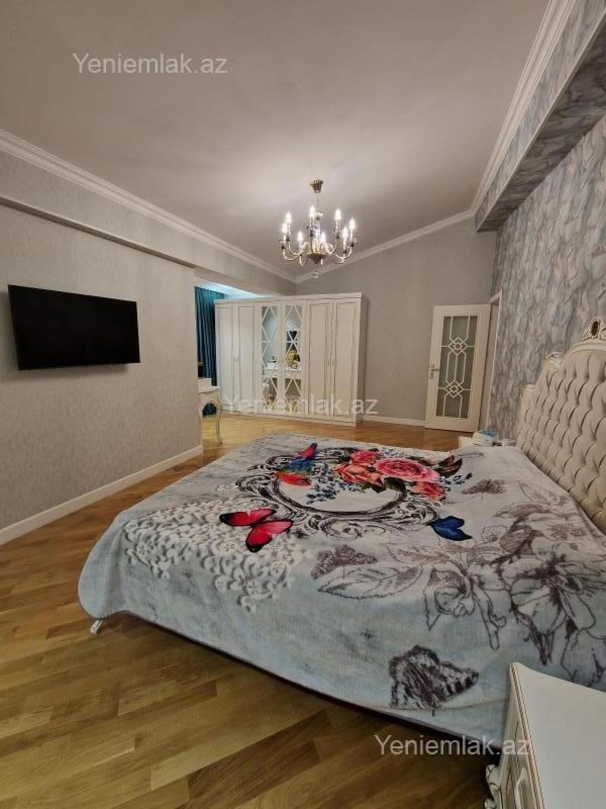 Satılır 5 otaqlı yeni tikili 250 m²
