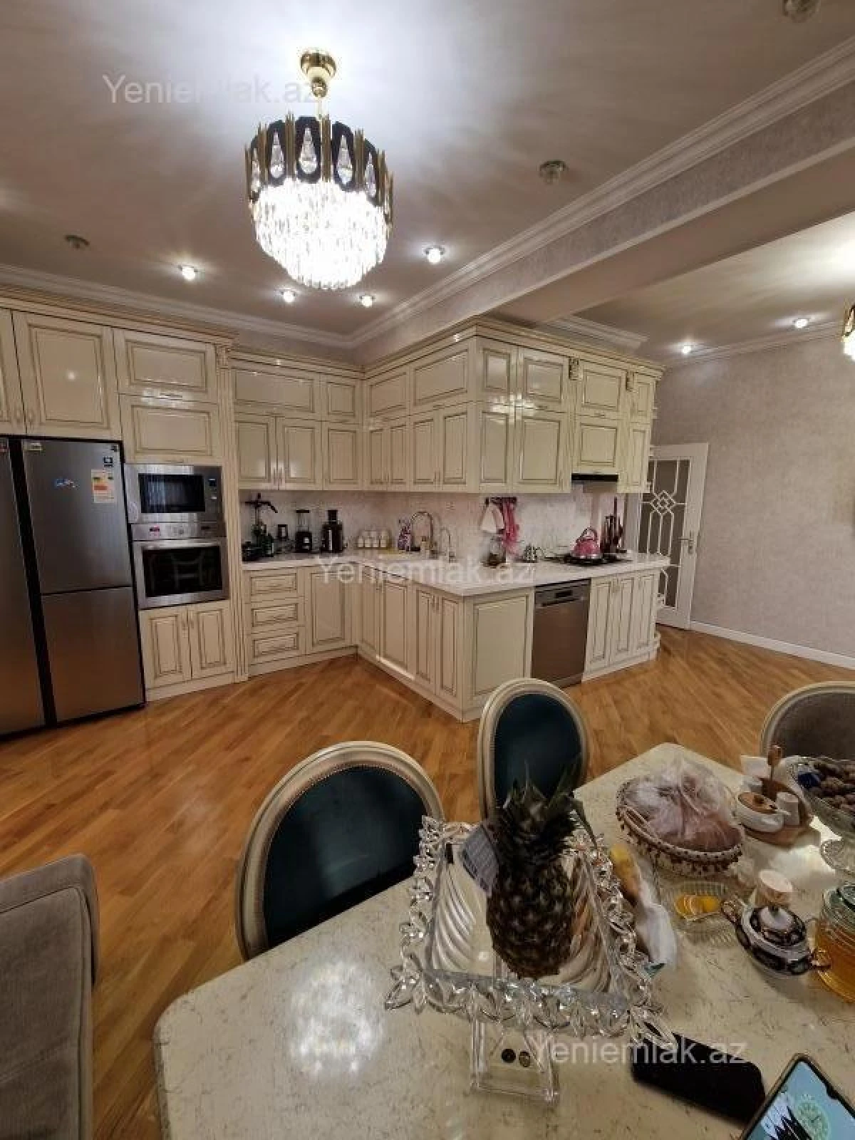 Satılır 5 otaqlı yeni tikili 250 m²