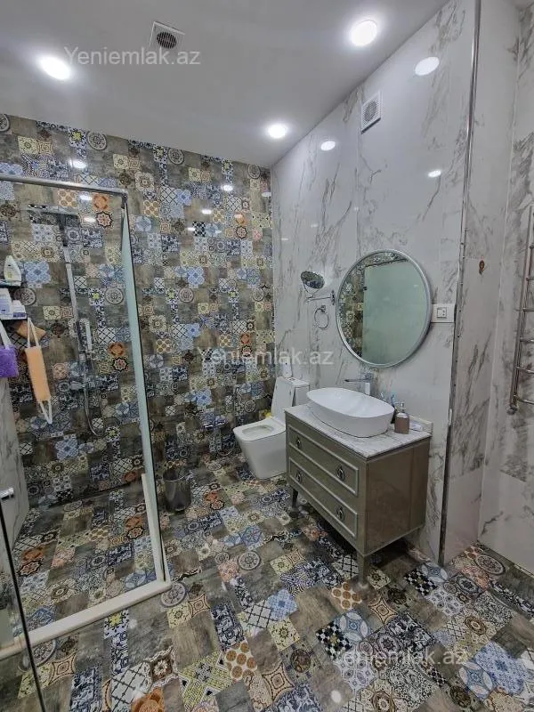 Satılır 5 otaqlı yeni tikili 250 m²