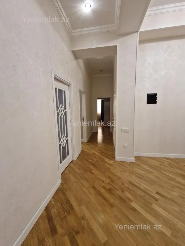 Satılır 5 otaqlı yeni tikili 250 m²