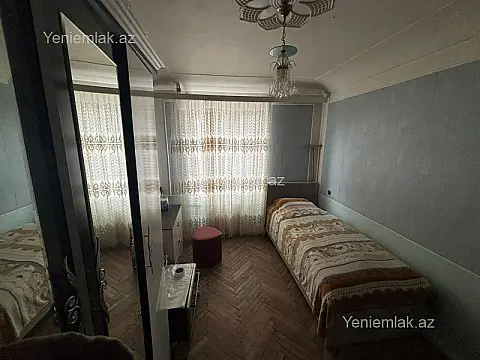 Satılır 4 otaqlı köhnə tikili 85 m²