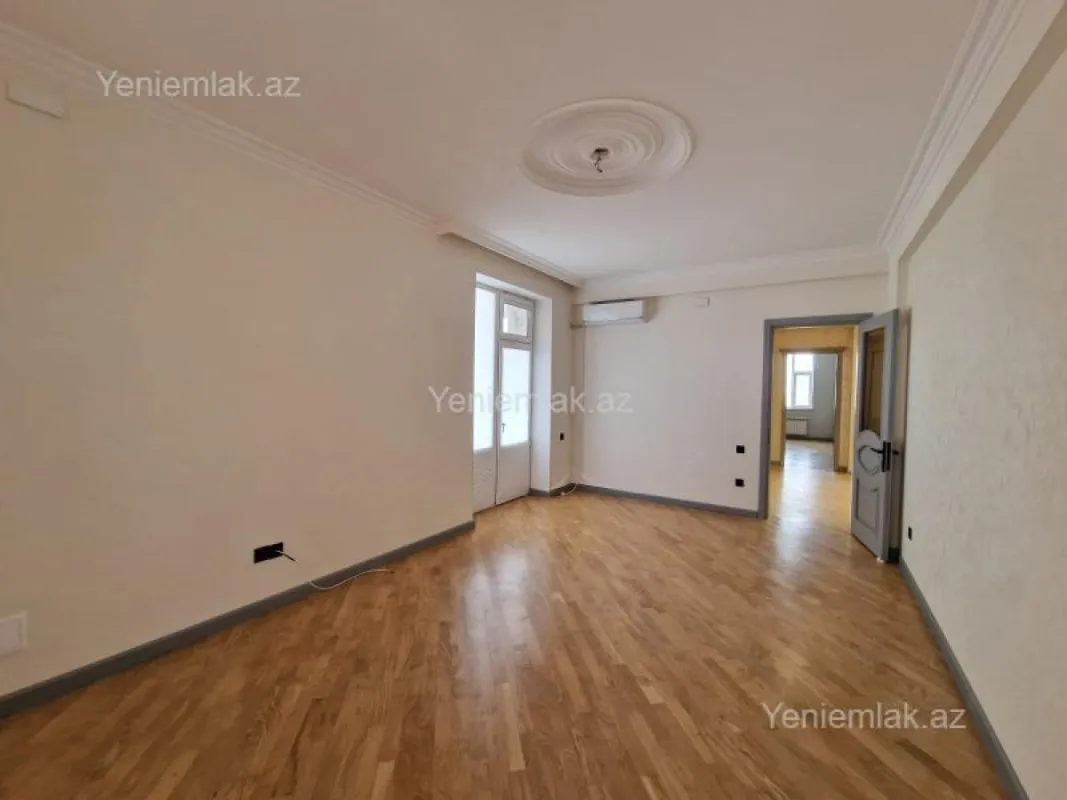 Satılır 4 otaqlı yeni tikili 168 m²