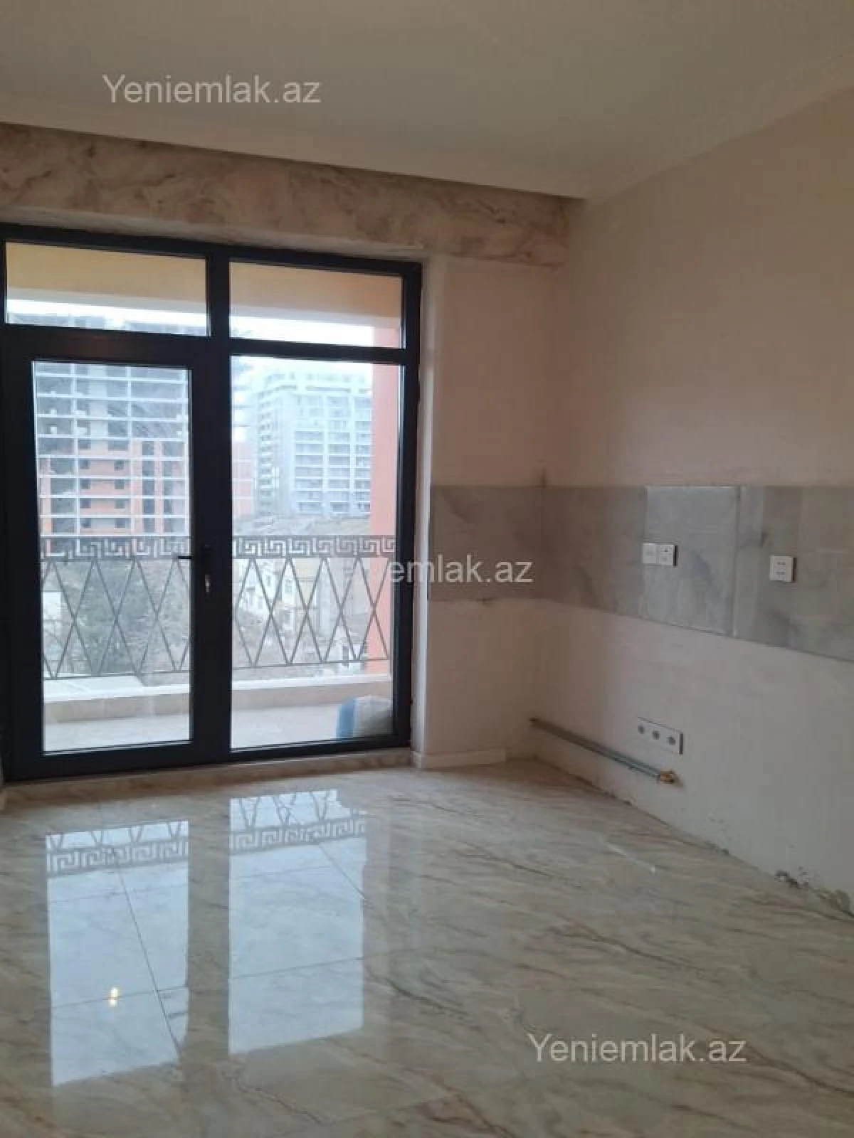 Satılır 3 otaqlı köhnə tikili 113 m²