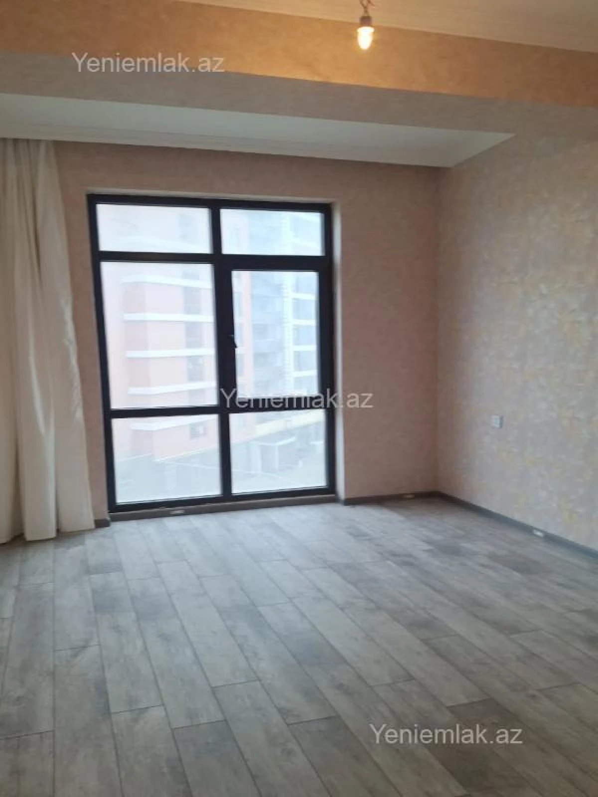 Satılır 3 otaqlı köhnə tikili 113 m²