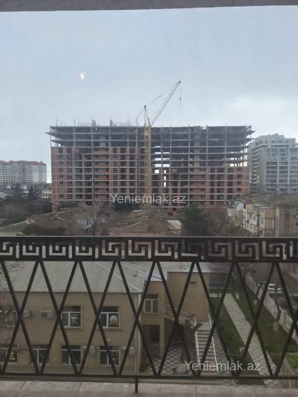 Satılır 3 otaqlı köhnə tikili 113 m²