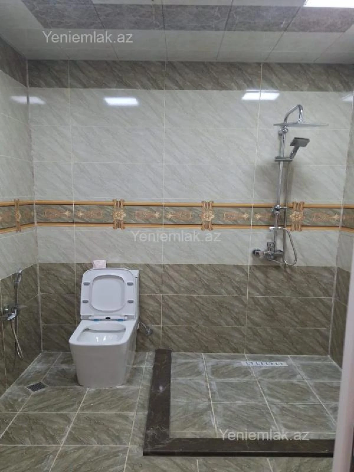 Satılır 3 otaqlı köhnə tikili 113 m²