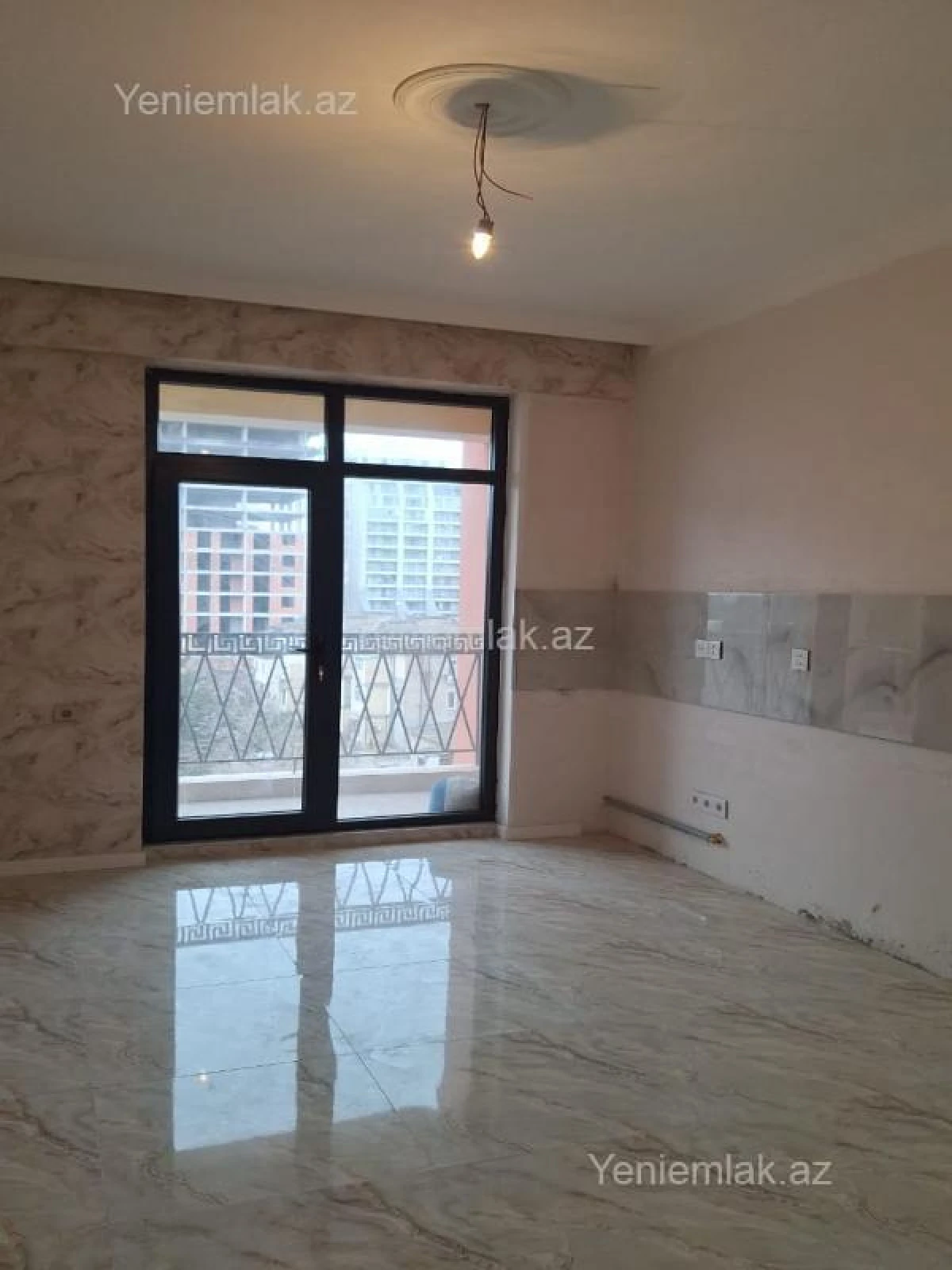 Satılır 3 otaqlı köhnə tikili 113 m²