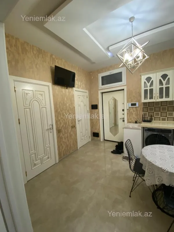 Satılır 2 otaqlı yeni tikili 75 m²