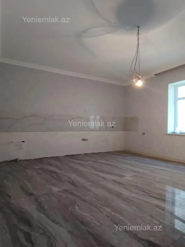 Satılır 6 otaqlı həyət evi 240 m²