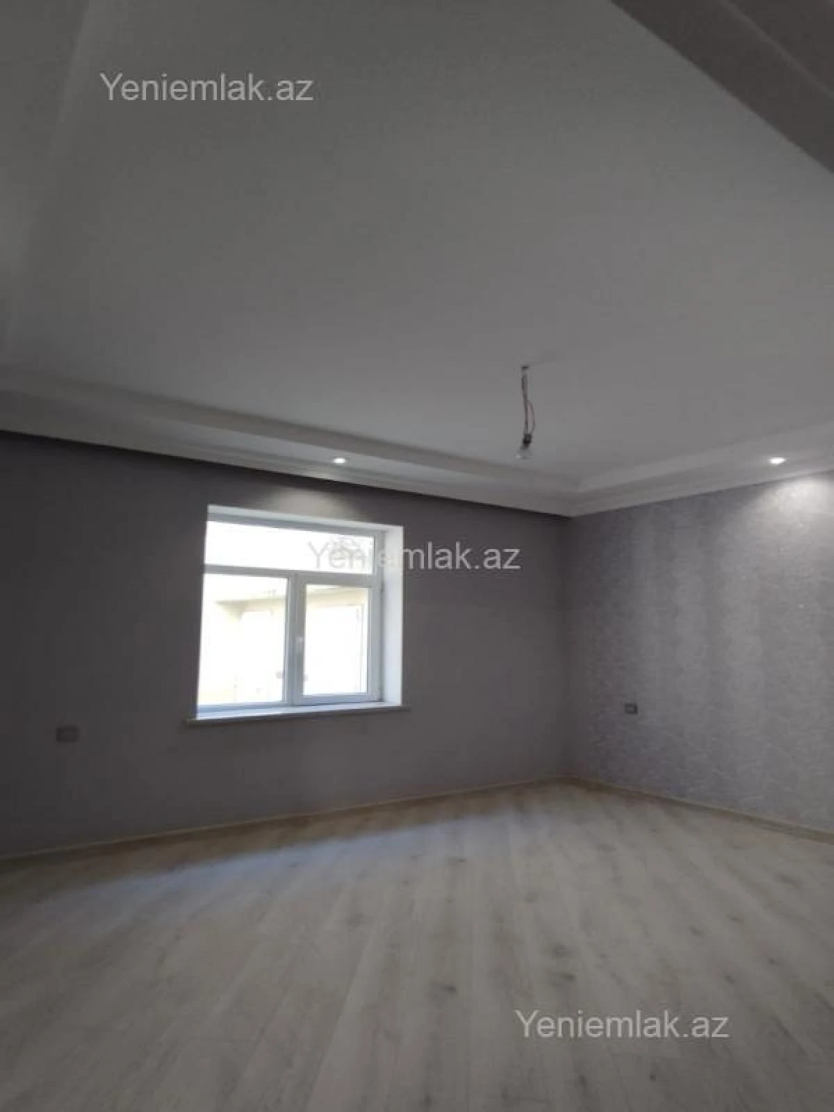 Satılır 6 otaqlı həyət evi 240 m²