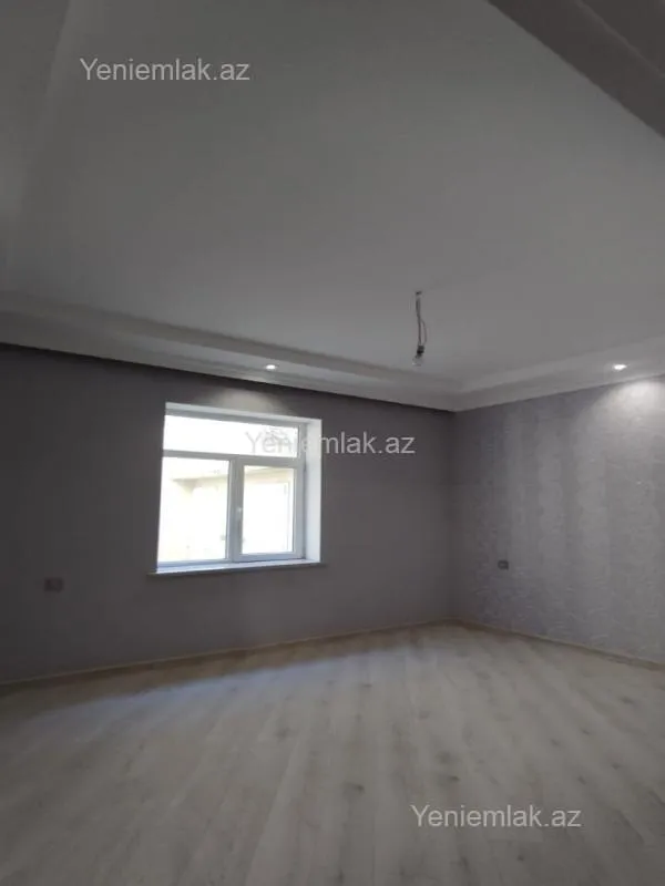 Satılır 6 otaqlı həyət evi 240 m²