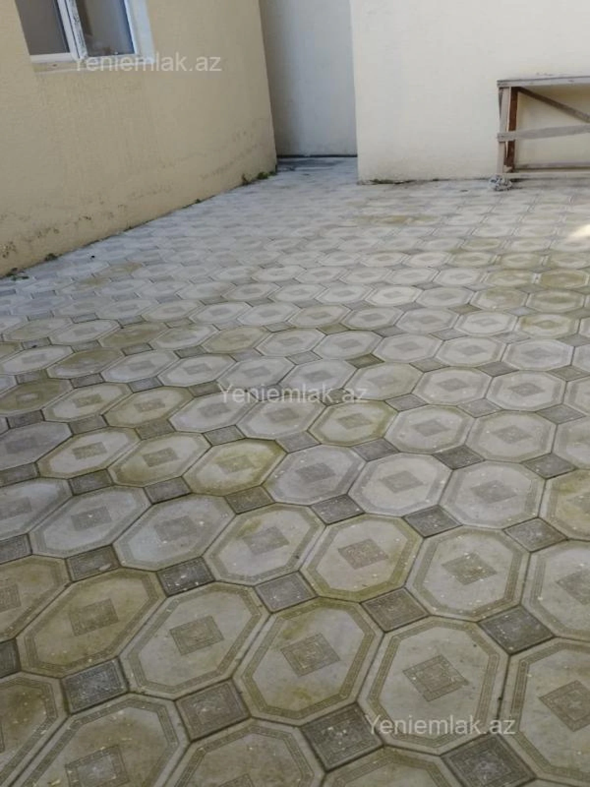 Satılır 6 otaqlı həyət evi 240 m²