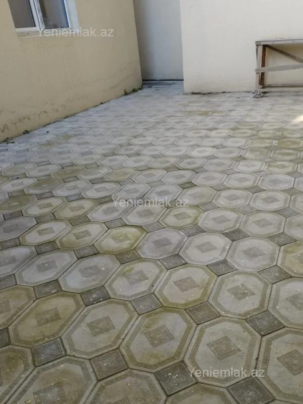 Satılır 6 otaqlı həyət evi 240 m²