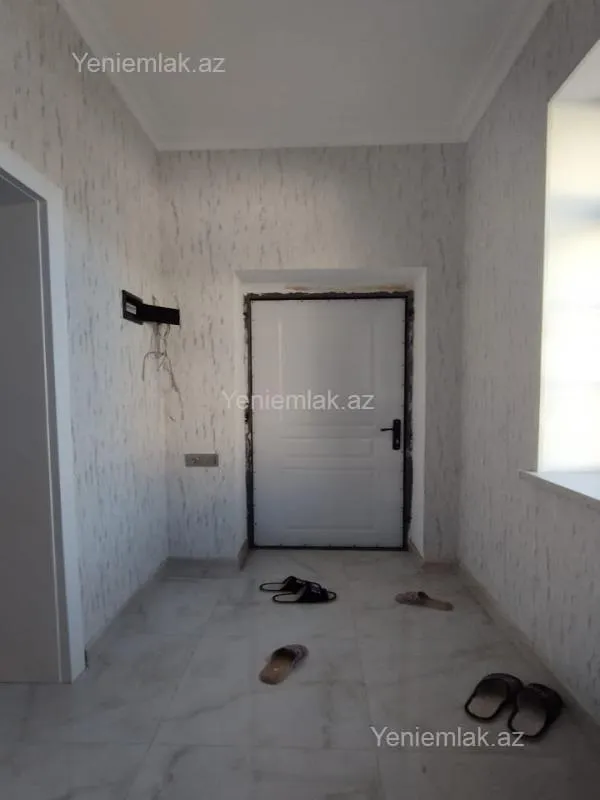 Satılır 6 otaqlı həyət evi 240 m²