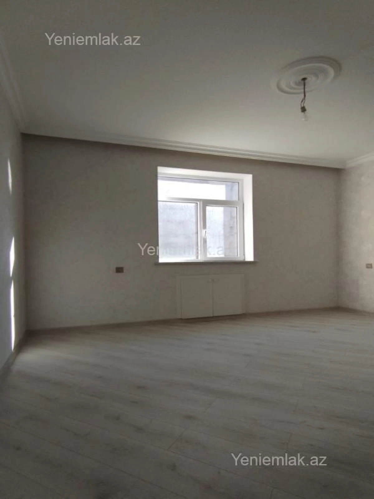 Satılır 6 otaqlı həyət evi 240 m²