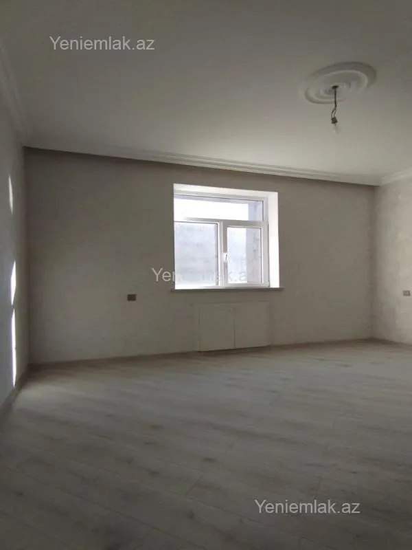 Satılır 6 otaqlı həyət evi 240 m²