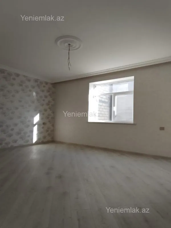 Satılır 6 otaqlı həyət evi 240 m²
