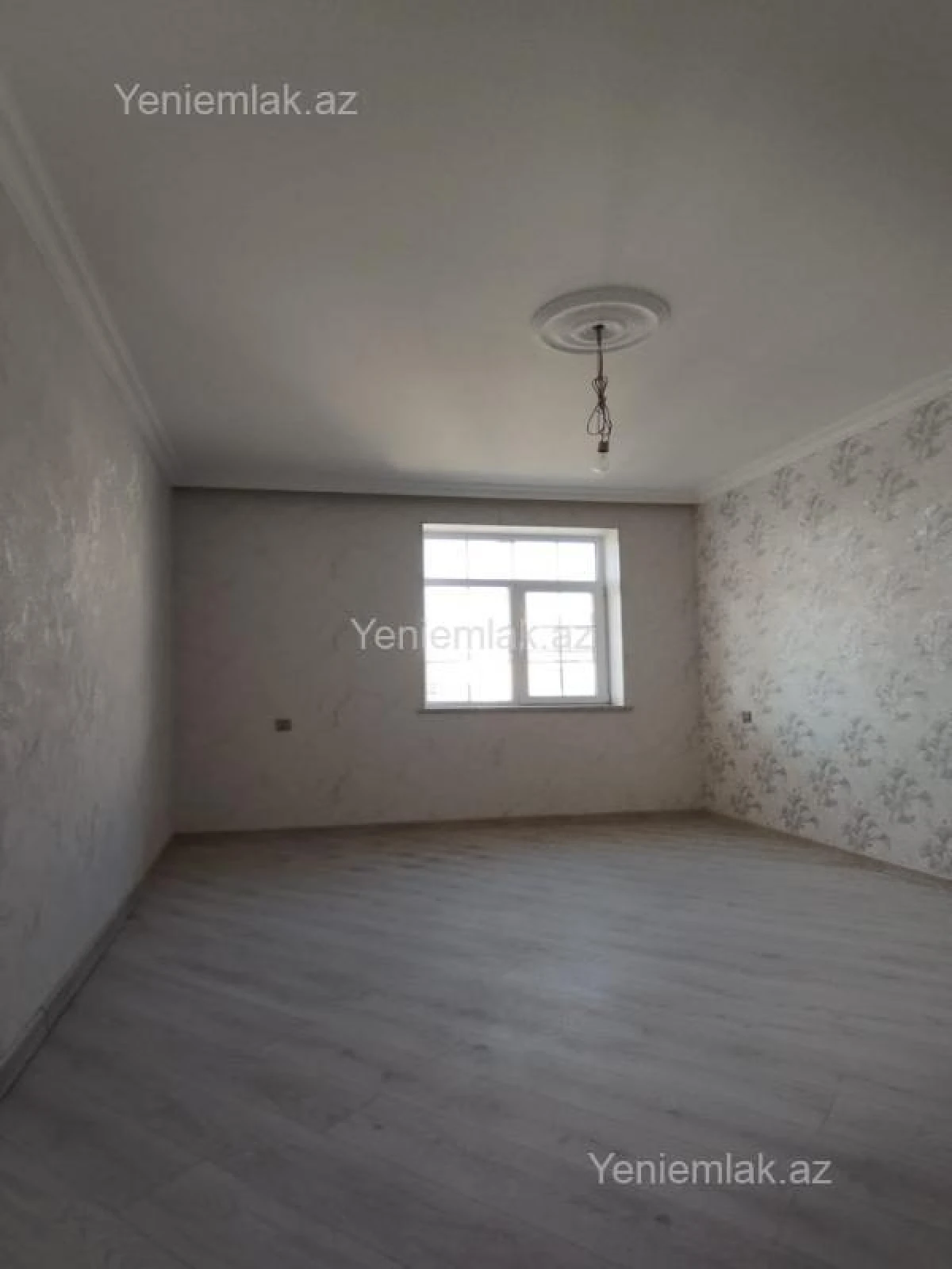 Satılır 6 otaqlı həyət evi 240 m²