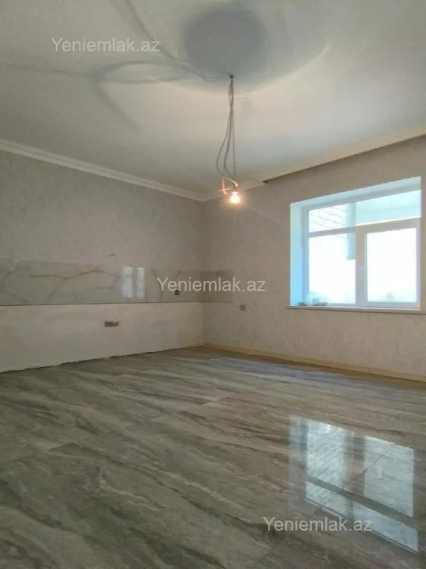 Satılır 6 otaqlı həyət evi 240 m²