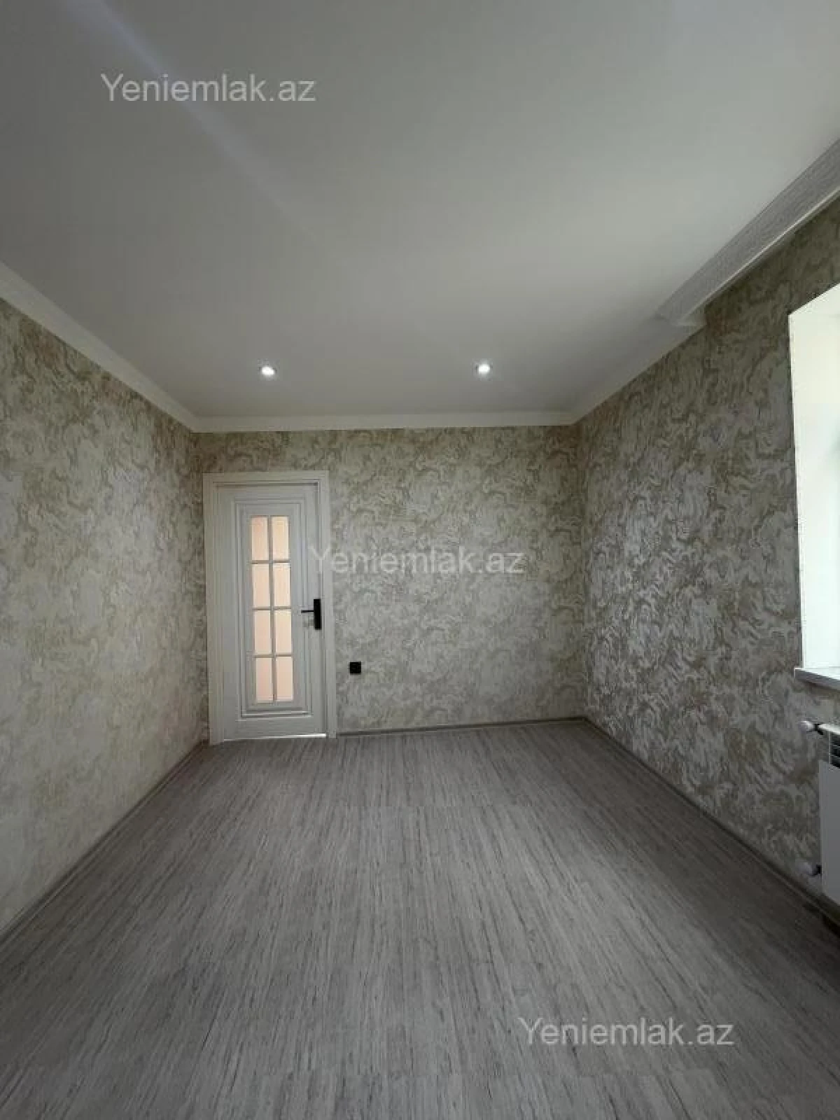 Satılır 2 otaqlı köhnə tikili 45 m²